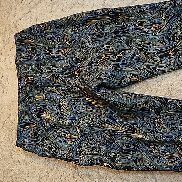 Elegant Patterned Women's Pants - Picture 5 of 10